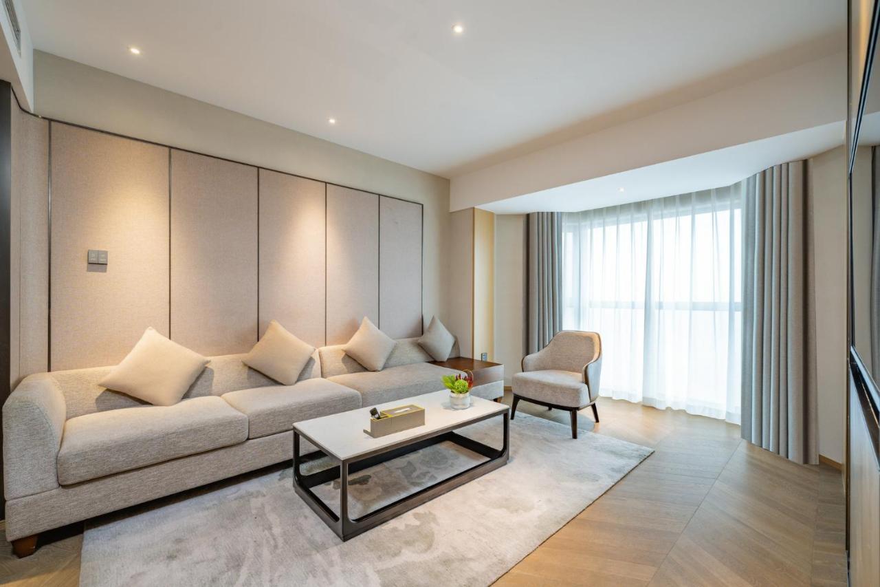Holiday Inn Shanghai Huaxia By Ihg - Overlooking City Scenery At Sky View Restaurant Exterior foto
