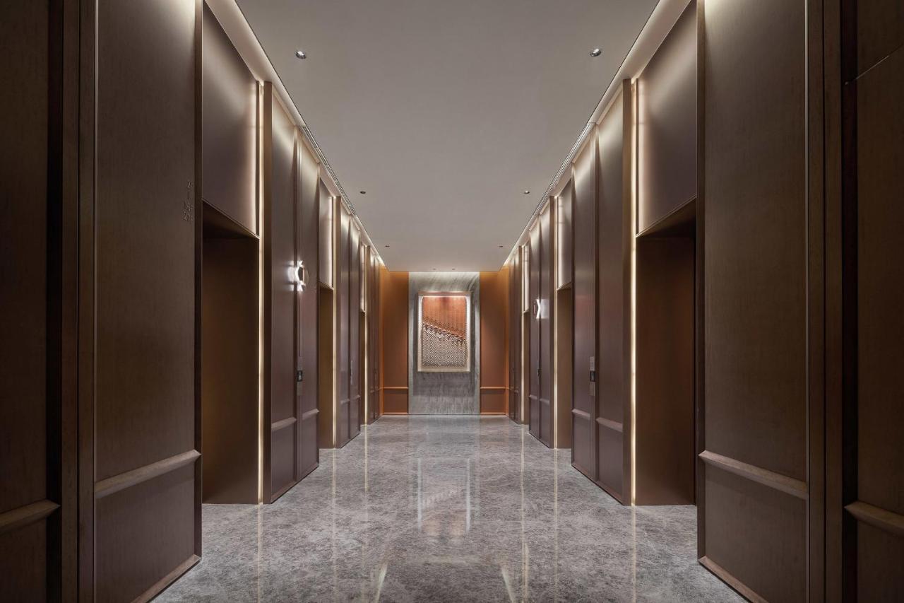 Holiday Inn Shanghai Huaxia By Ihg - Overlooking City Scenery At Sky View Restaurant Exterior foto