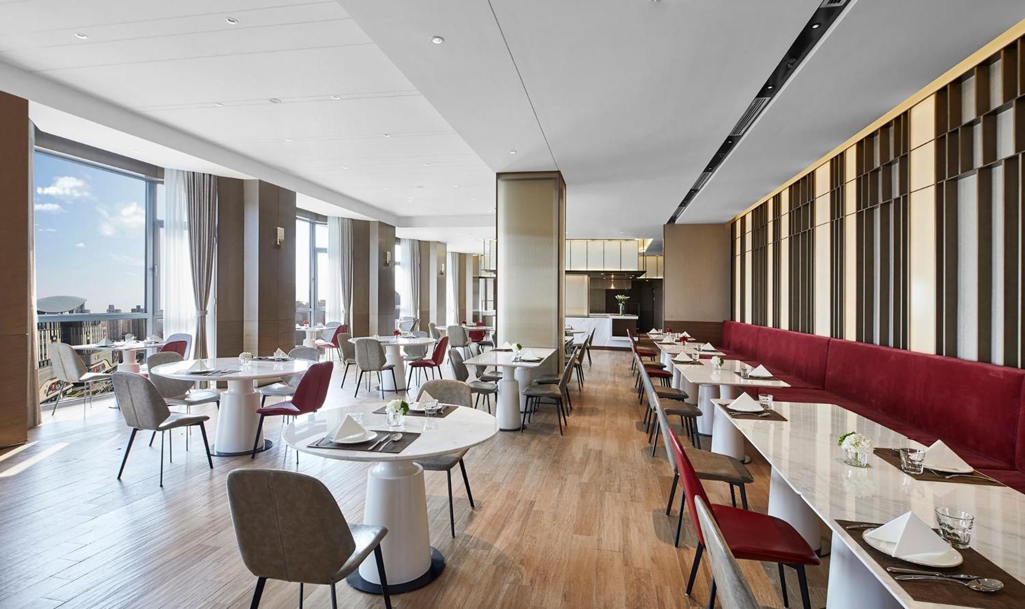 Holiday Inn Shanghai Huaxia By Ihg - Overlooking City Scenery At Sky View Restaurant Exterior foto